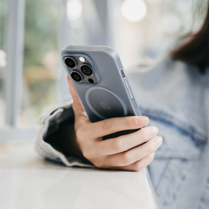 Напівпрозорий чохол Switcheasy Gravity M синій для iPhone 14 Pro Max (SPH67P022TU22)