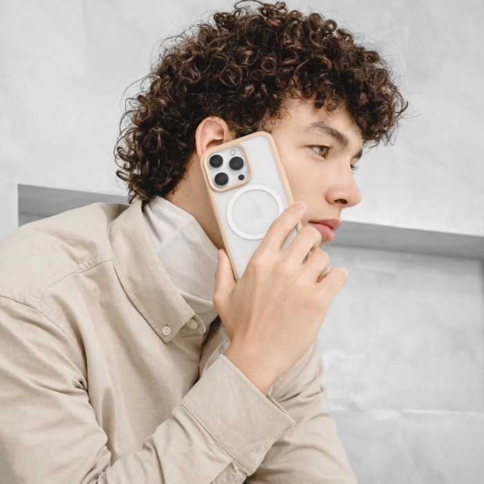 Прозорий чохол Switcheasy ROAM M бежевий для iPhone 15 Pro (MPH56P165BI23)