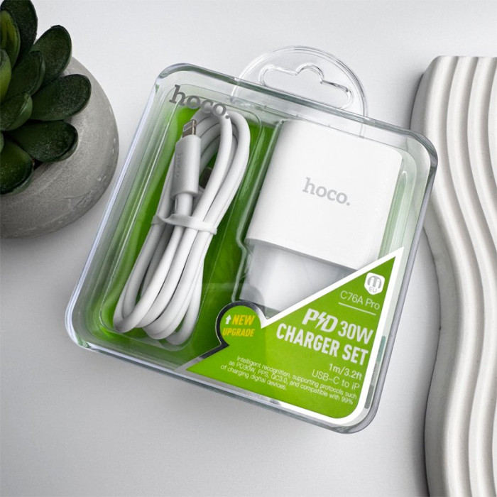 Мережевий зарядний пристрій з кабелем HOCO C76A Pro Majestic single port PD30W charger set (C to iP)(EU) White