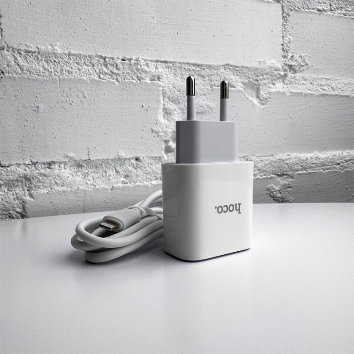 Мережевий зарядний пристрій з кабелем HOCO C76A Pro Majestic single port PD30W charger set (C to iP)(EU) White